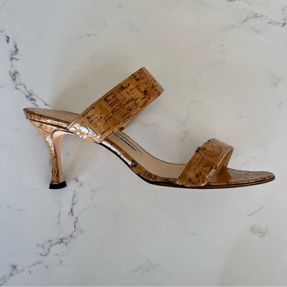 MANOLO BLAHNIK Tan Cork Sandals, size 6.5 - Picture 16 of 16